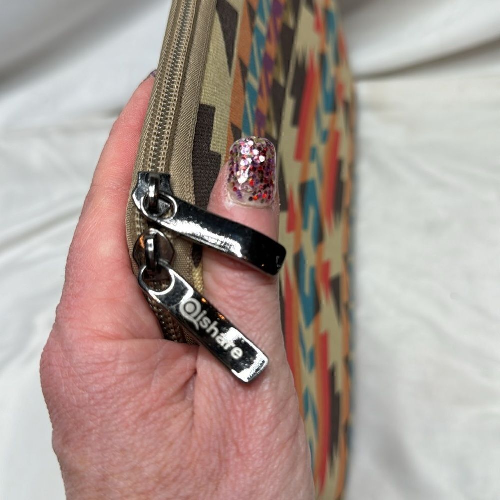 Aztec Style Computer Cover. - Picture 5 of 8